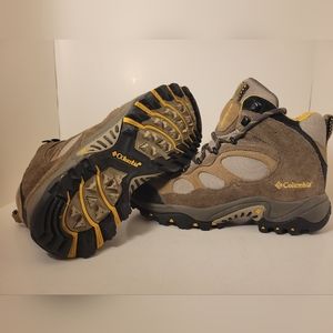 Columbia Hiking Boots New Never Worn Size 8.5 Waterproof Mens